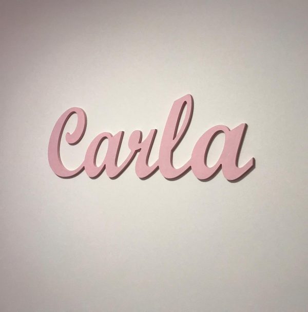 Nombre de madera Carla en rosa