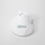 Babero redondo de rizo personalizado mediante bordado Color blanco