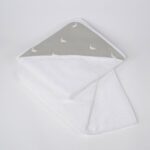 Toalla capa de baño pequeños gansos de algodón, 100% algodón orgánico. Certificación OEKO-TEX STANDARD 100 apto para articulos que puedan estar en contacto directo con la piel para bebes y niñ@s de hasta tres años. Medidas 80x80 cm