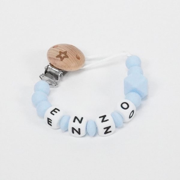 Sujetachupete silicona de grado alimentario libre de BPA, PVC, Ftalatos, cadmio y plomo. Pinza de madera y cordón de nylon de alta resistencia,bajo normativa europea EN12586:2007 (A1:2011) Mordedor de silicona con figura de madera. Silicona de grado alimentario libre de BPA, PVC, Ftalatos, cadmio y plomo, cordón de nylon de alta resistencia,bajo normativa europea EN12586:2007 (A1:2011)