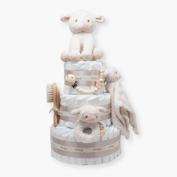Tarta de pañales Ovejita 3 pisos compuesto por 52 unidades marca Dodot sensitive T2, peluche principal Ovejita de Little Dutch,Chupetero de silicona con pinza de silicona de alta calidad, personalizado con el nombre del bebé elaborado por Hi Baby, Sonajero ovejita de Little Dutch, Doudou ovejita de Little Dutch,Conjunto cepillo y peine bebé de madera, personalizados con su nombre. Dimensiones altura 48cm x 28cm ancho. Color Beige/Toffe