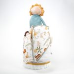 Tarta de pañales Baby Lion 3Pisos regalo bebé recién nacido compuesta por.- 52 unidades marca Dodot sensitive T2, peluche principal bebé león, mordedor de silicona con figuras de madera de haya, chupetero de silicona y madera con figurita personalizada, conjunto de cepillo y peine de madera personalizados, chupetero de tela algodón y coralina extrasuave 20cm x 20cm, estampado original Selva. Sonajero crochet figurita león con aro de madera personalizado con el nombre del bebé, toalla capa de baño Selva de Hi Baby! 100% algodón.medidas 80cm x 80 cm Dimensiones tarta, altura 42cm x 26cm ancho. Peluche León apto para +0 meses, producido con tejidos muy suaves y detalles bordados, ojos y nariz, divertido peluche fácil de coger para las manos más pequeñas con certificados adicionales a los obligatorios como los de saliva y exclusión de tintes tóxicos en los tejidos, con la máxima garantía para los mas pequeños. Está fabricado en material de alta calidad muy suave y apto para el bebé. Superficie lavable. Homologación europea EN71-1- Lavado: a mano o máquina a 30° C, Se recomienda utilizar un programa y detergente suave. No utilizar secadora. Medida 32cm. Peso del producto 200 g.